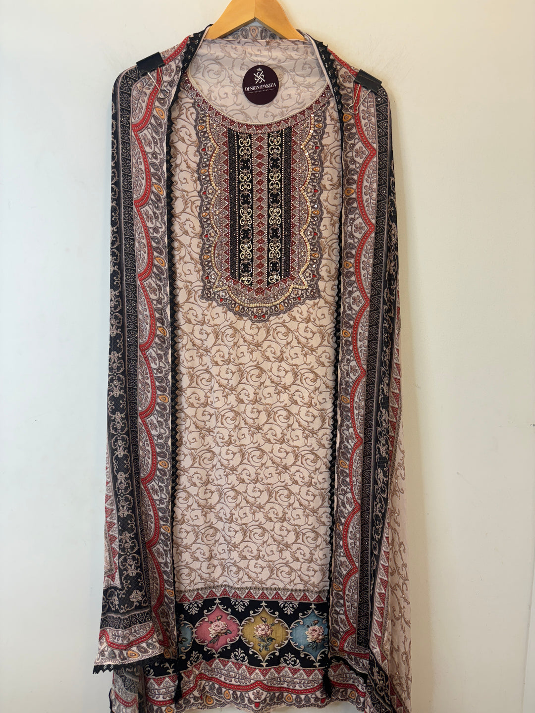 Amaana – Printed Crepe Suit