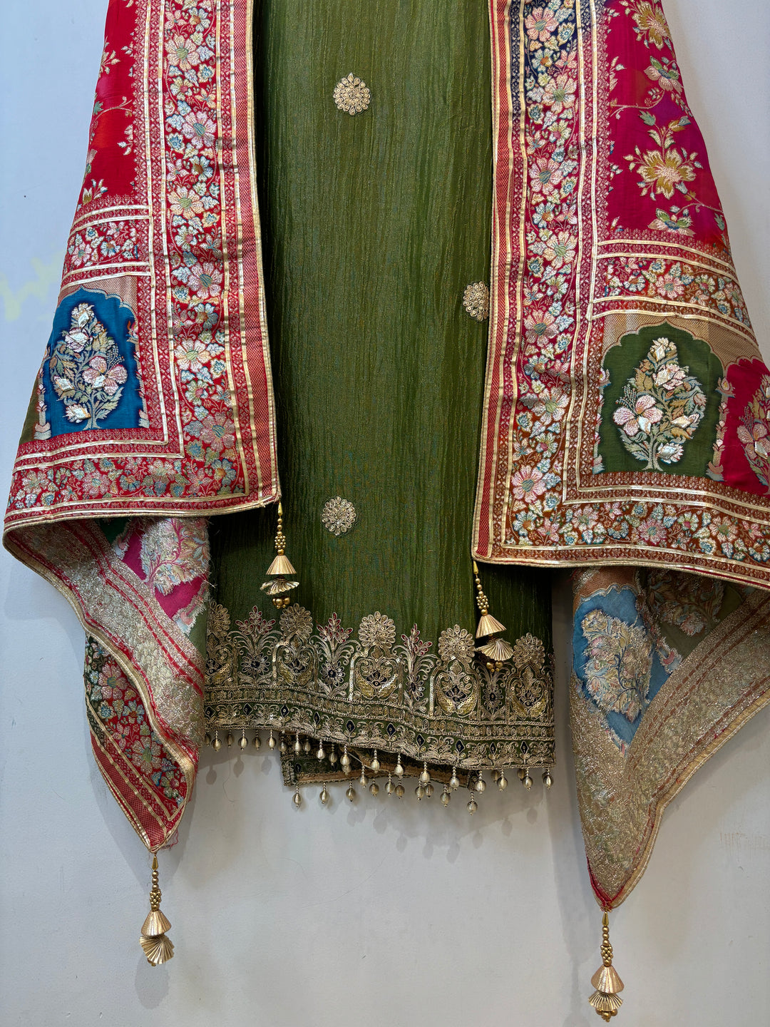 Saira – Crushed Tissue Suit with Banarasi Dupatta