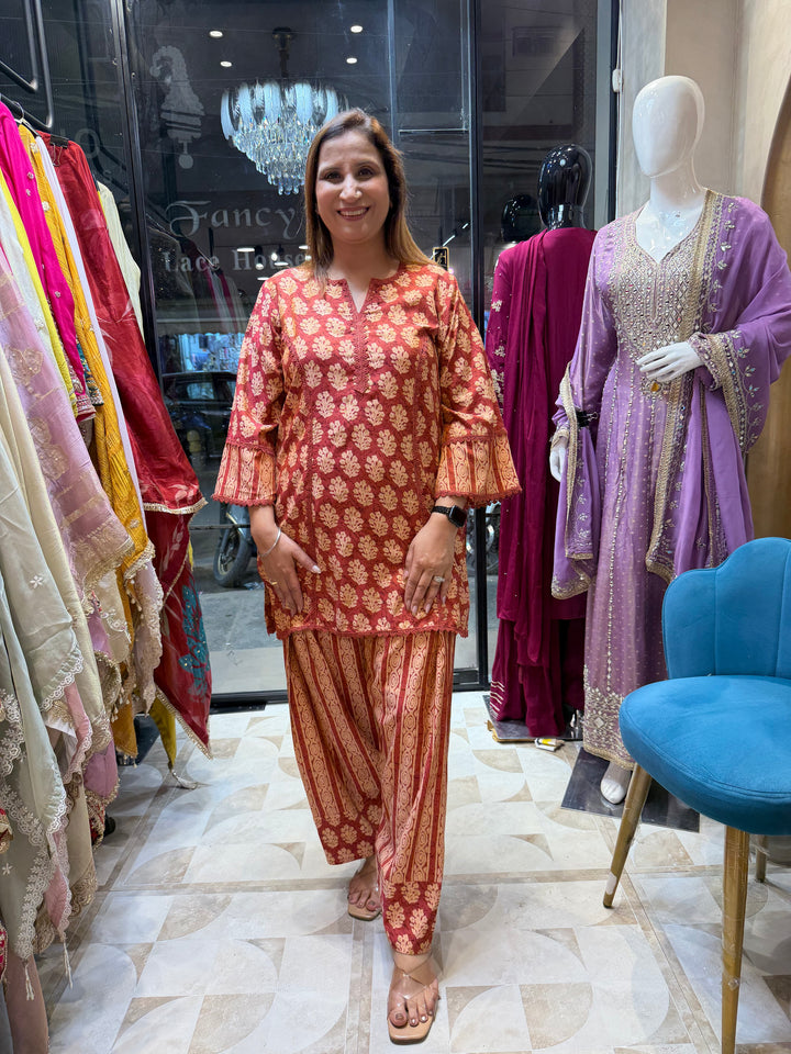 Muslin Printed Stitched Suit Set with Lace Detailing