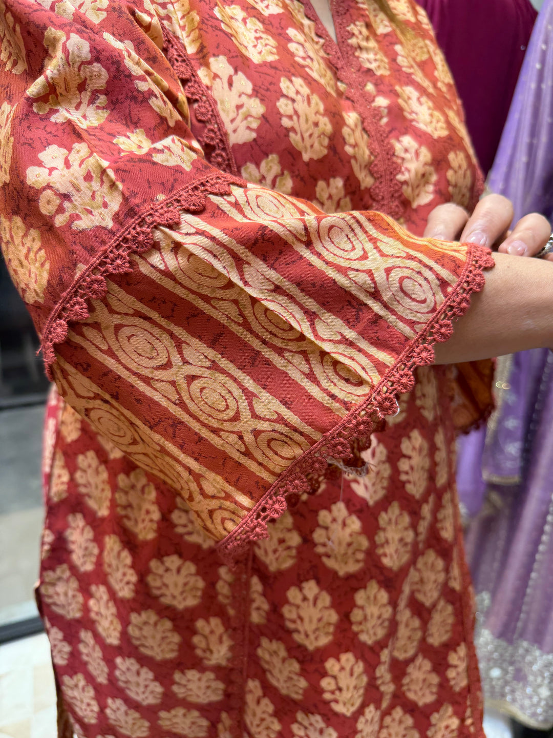 Muslin Printed Stitched Suit Set with Lace Detailing