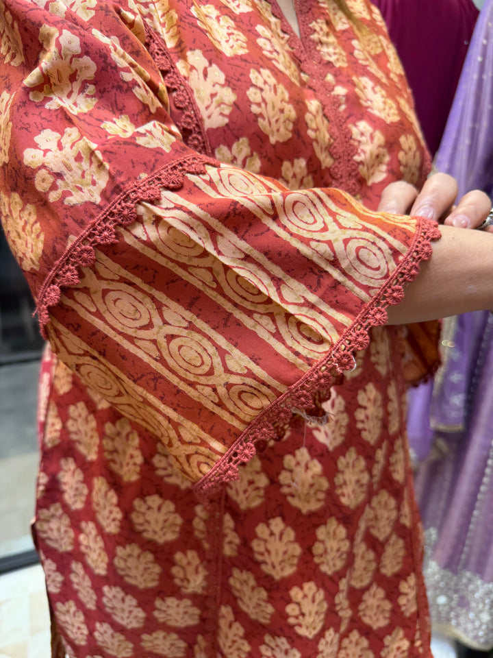 Muslin Printed Stitched Suit Set with Lace Detailing