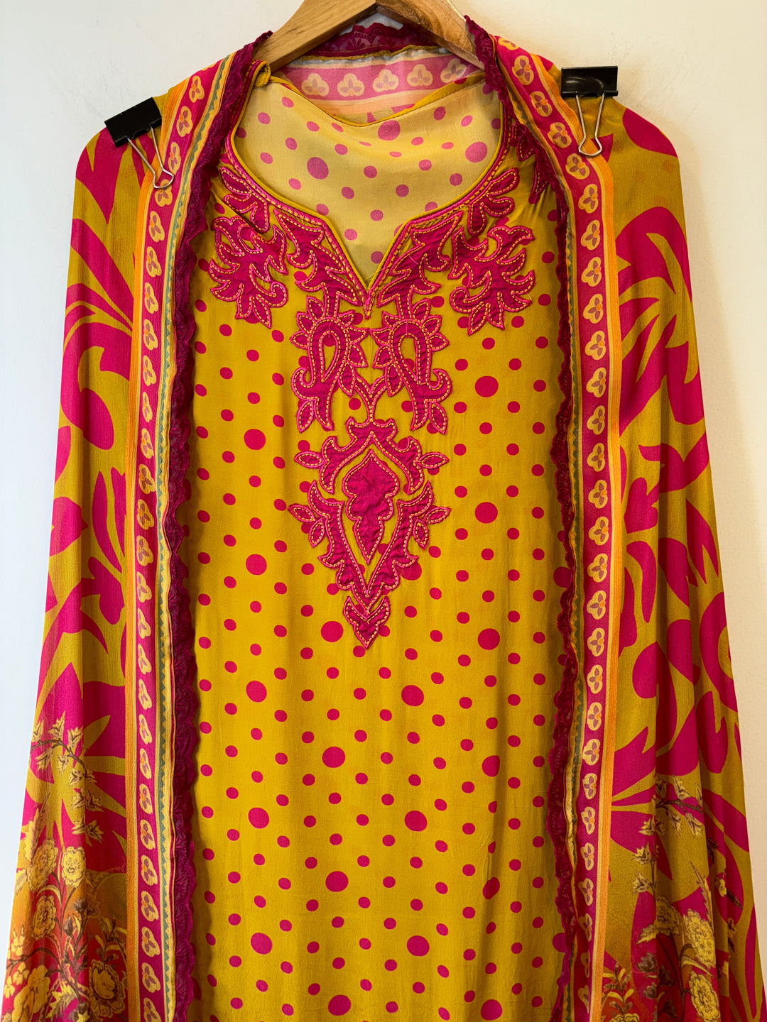 Arwa – Polka Dot Crepe Suit with Printed Dupatta