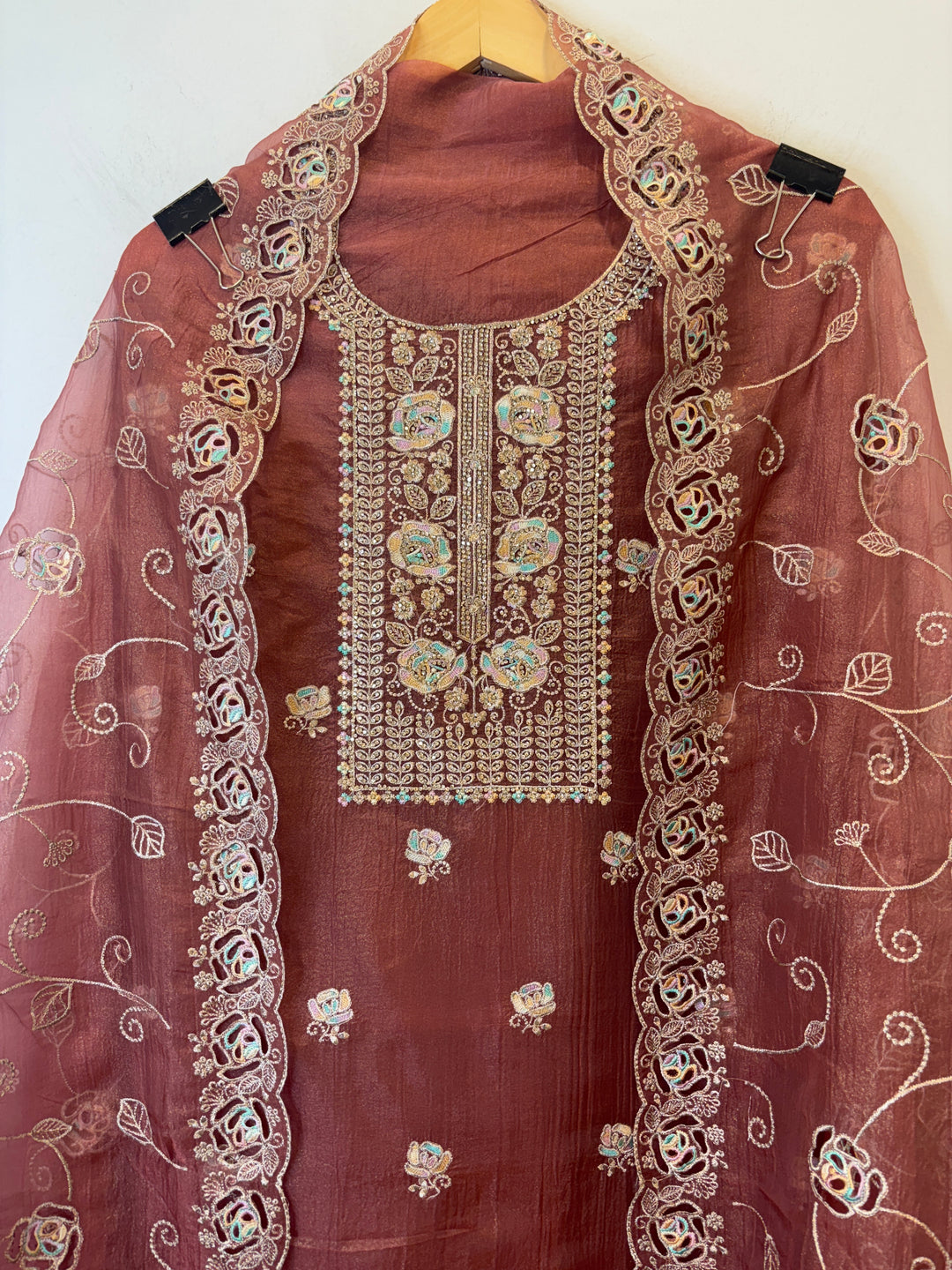 Sehrish – Crushed Tissue Suit with Laser Cut Ghera