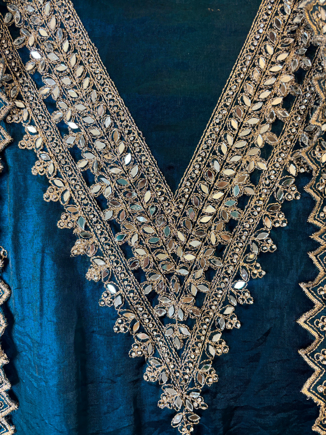 Nayara – Glass Organza Zari Mirror Suit
