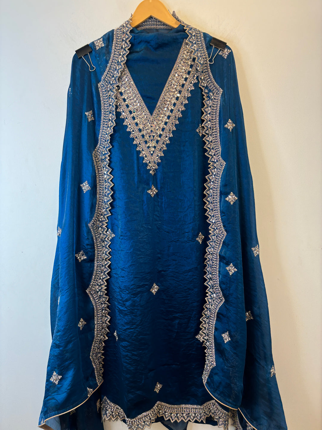 Nayara – Glass Organza Zari Mirror Suit
