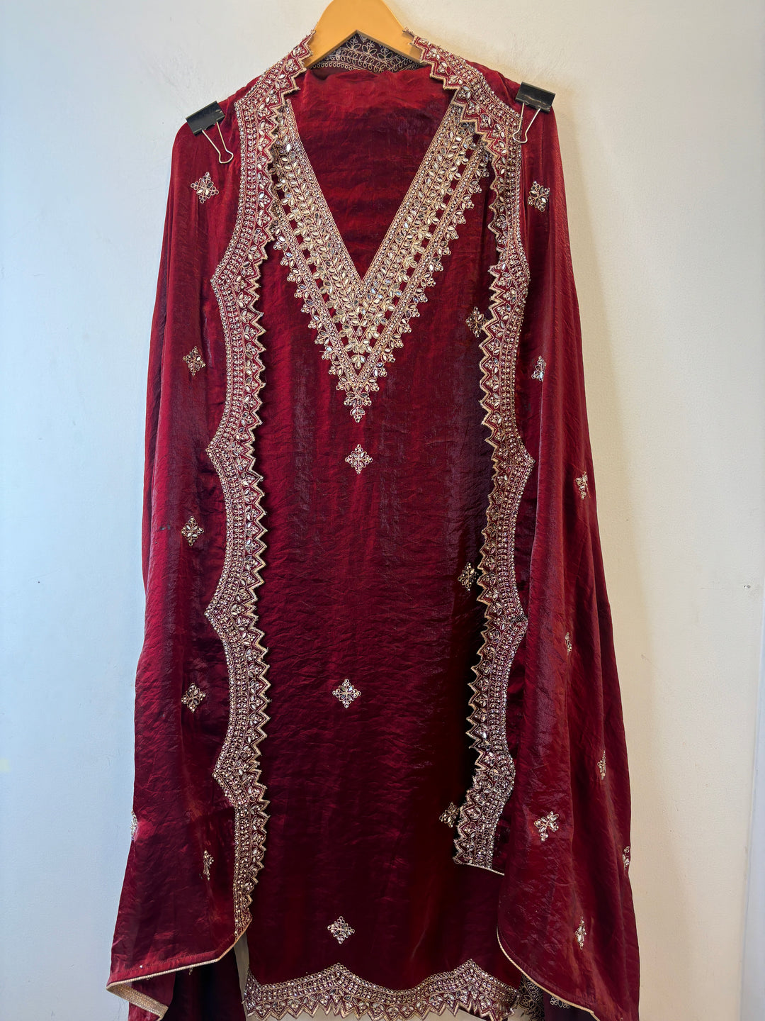 Nayara – Glass Organza Zari Mirror Suit