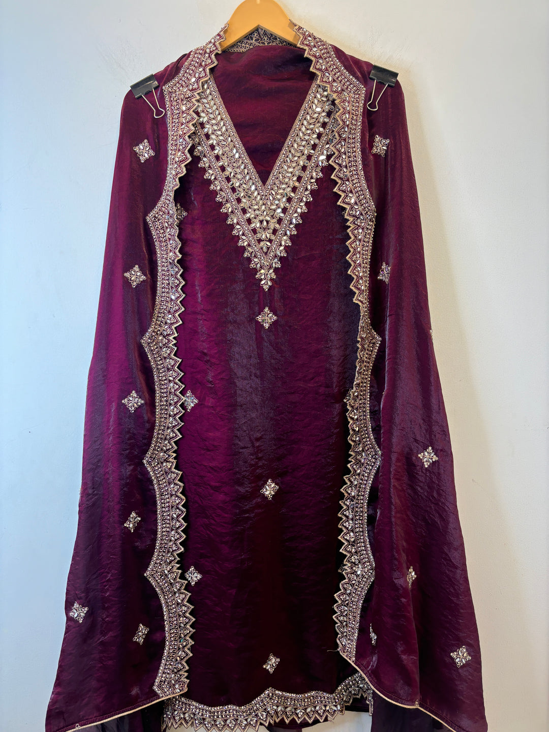 Nayara – Glass Organza Zari Mirror Suit