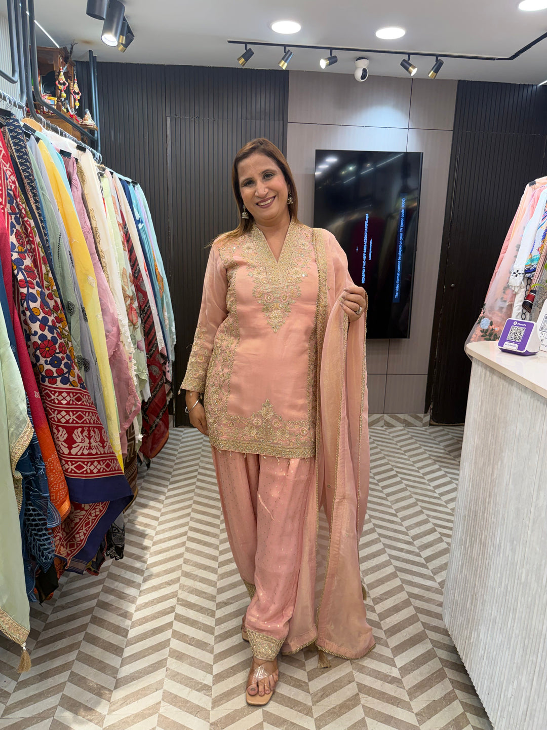 Mahira – Peach Tissue Pakistani Short Shirt Farshi Salwar Set