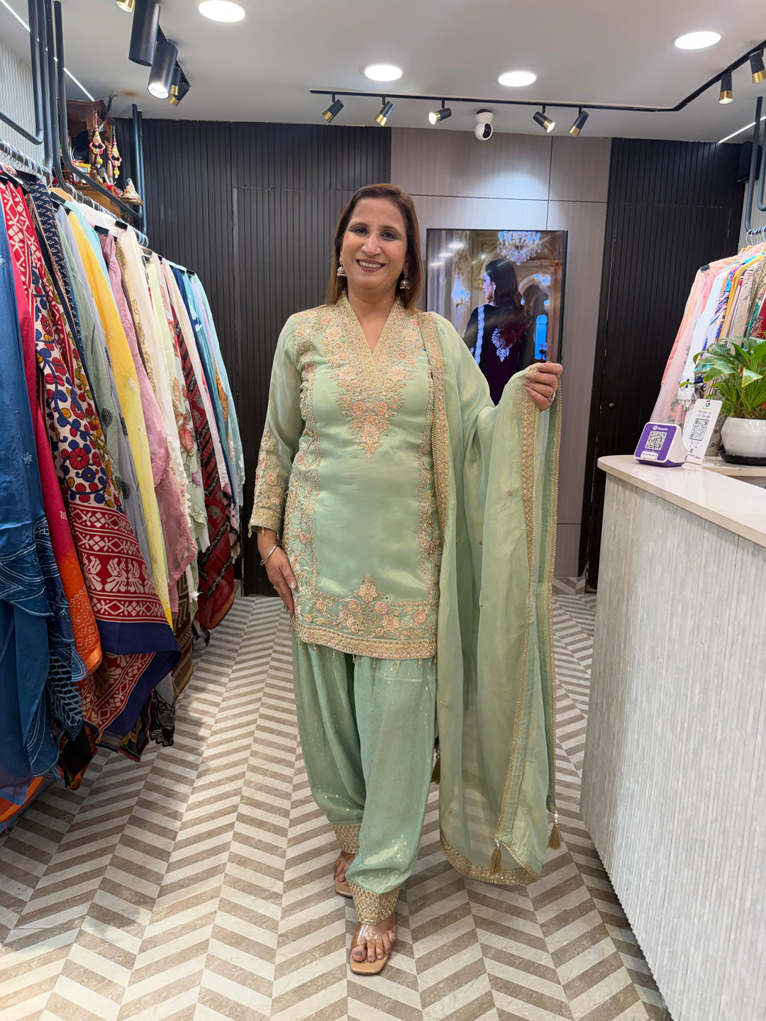 Mahira – Mint Green Tissue Pakistani Short Shirt Farshi Salwar Set