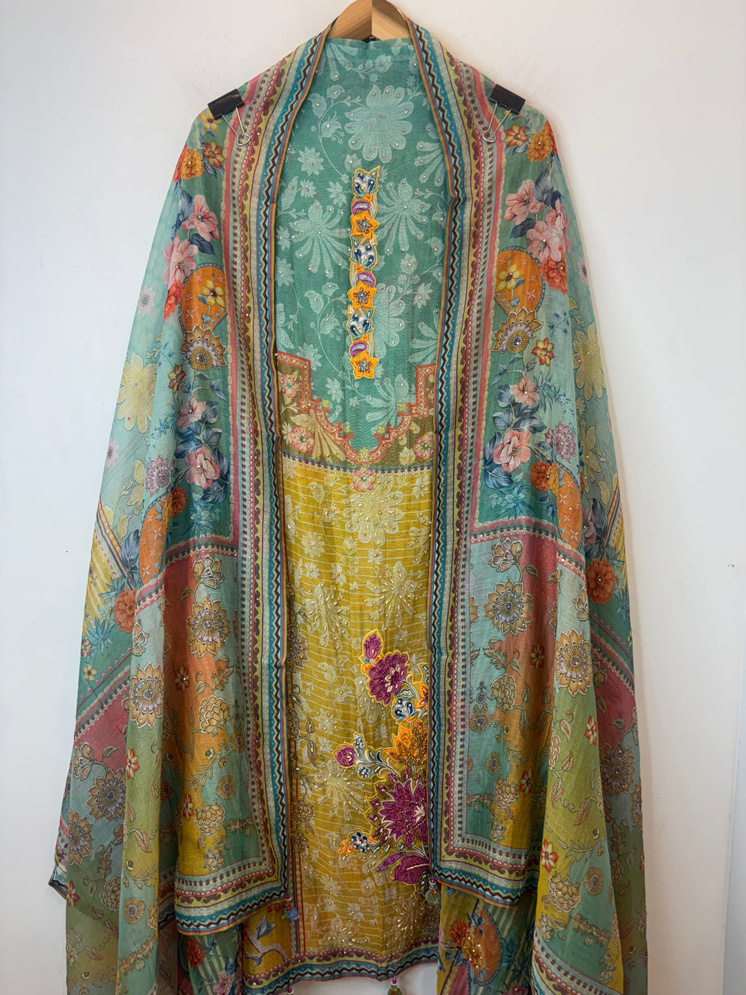 Zaymira – Mul Cotton Digital Handwork Suit