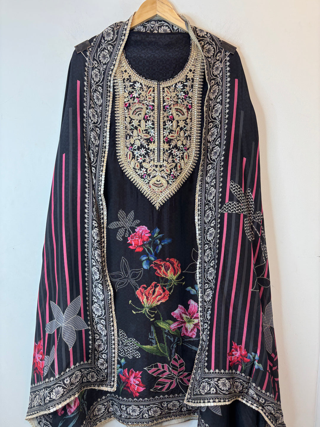 Zarmina – Black Silk Organza Digital Dori Suit