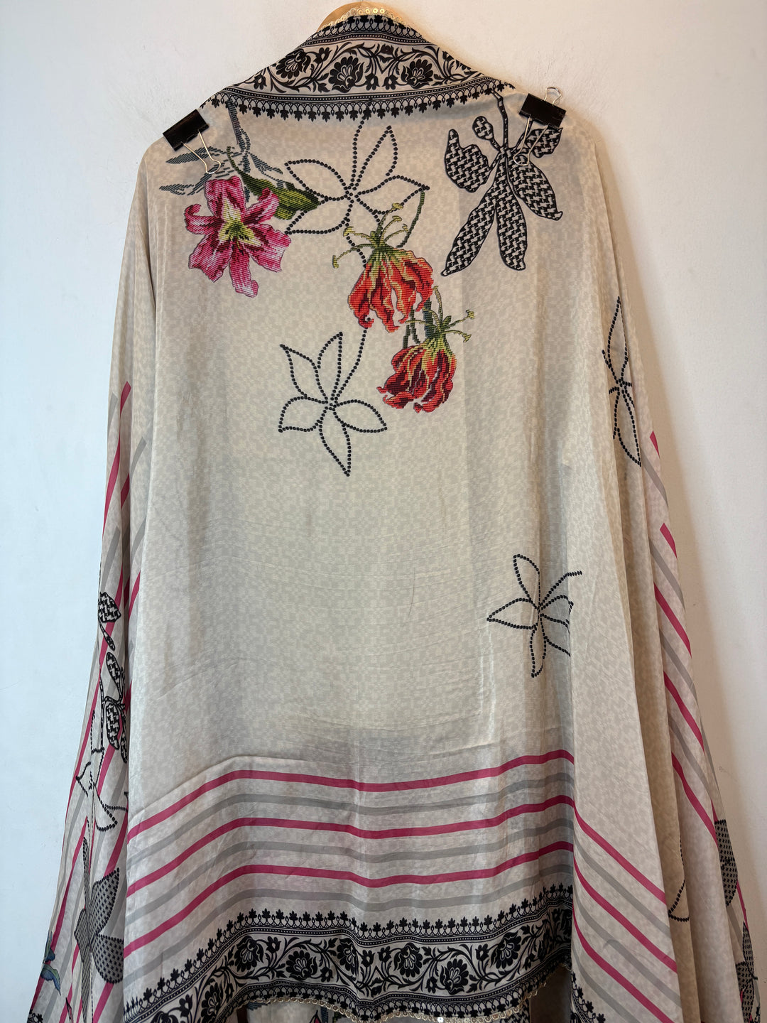 Zarmina – Beige Silk Organza Digital Dori Suit