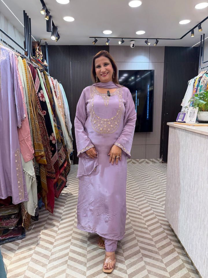 Aaira – Lavender Crepe Cutdana Sequin 3-Piece Suit
