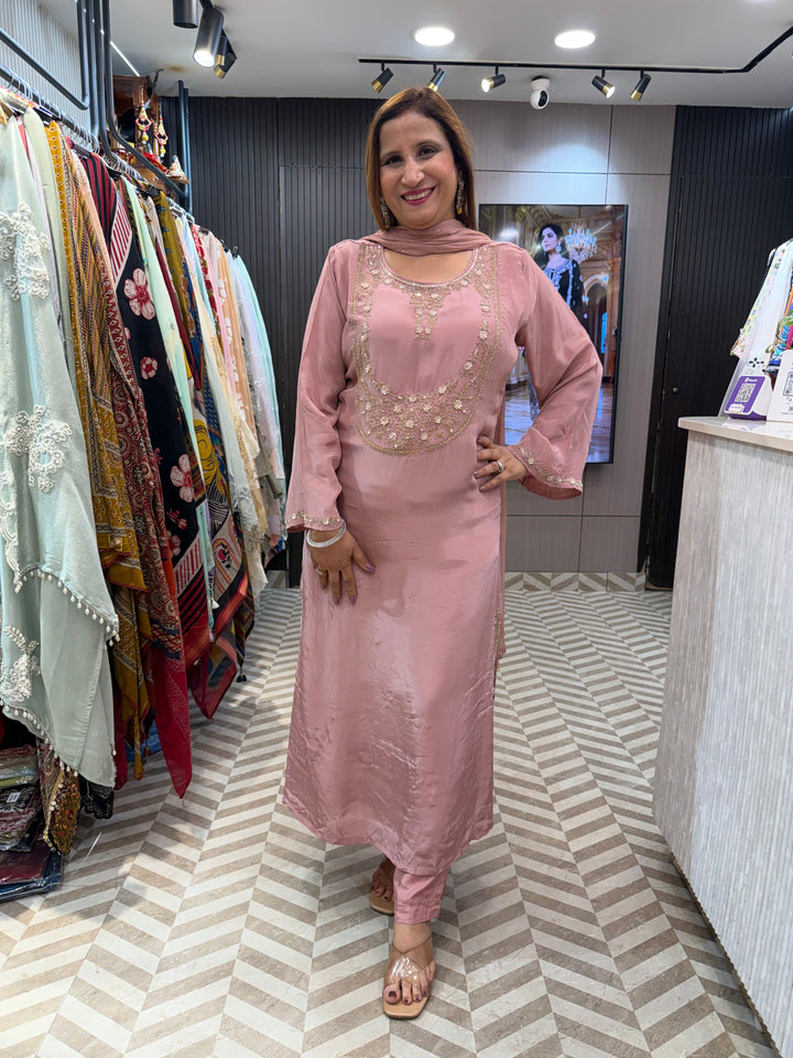 Aaira – Peach Crepe Cutdana Sequin 3-Piece Suit