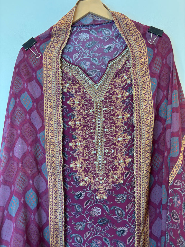 Zarellea – Pink Crepe Digital Pearl Suit