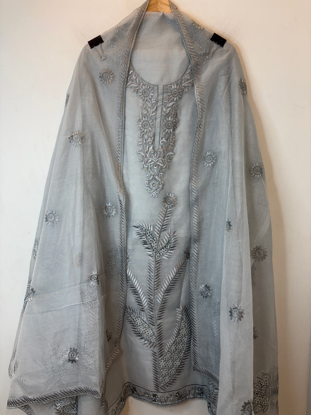 Kavira – Grey Kota Thread Appliqué Suit