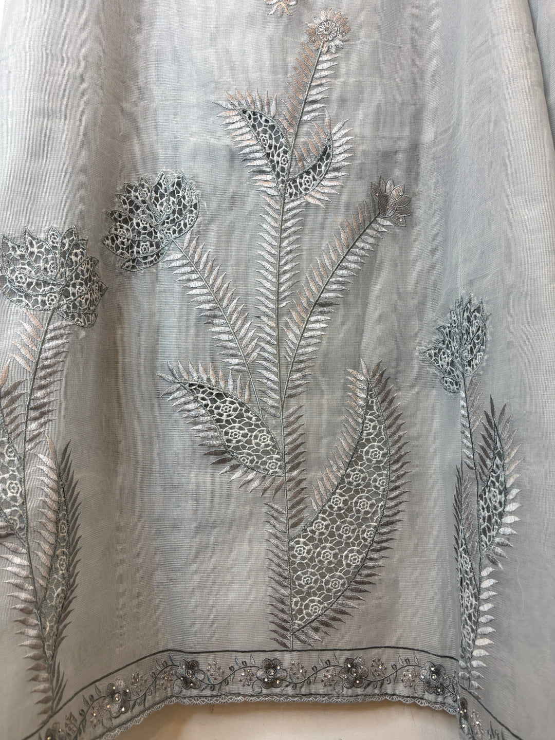 Kavira – Grey Kota Thread Appliqué Suit