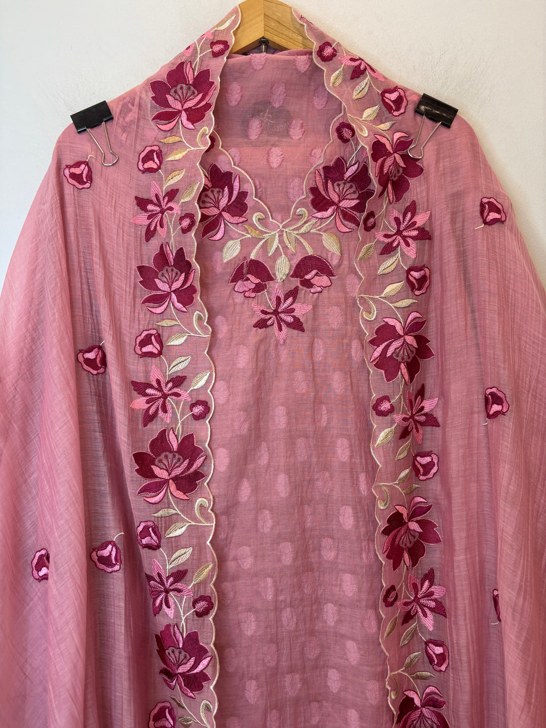 Zarmina – Pink Mul Cotton Thread Cutwork Suit