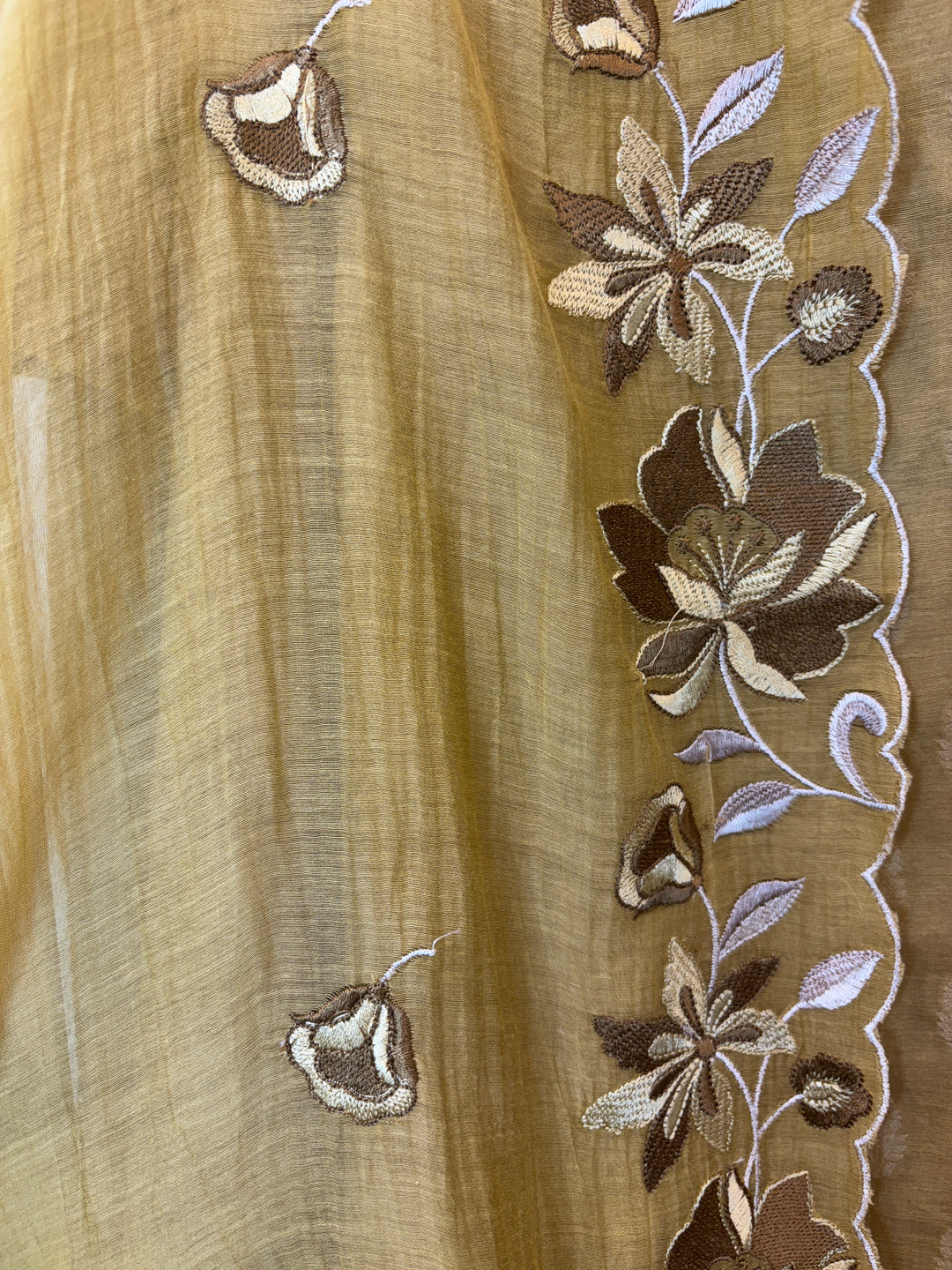 Zarmina – Yellow Mul Cotton Thread Cutwork Suit