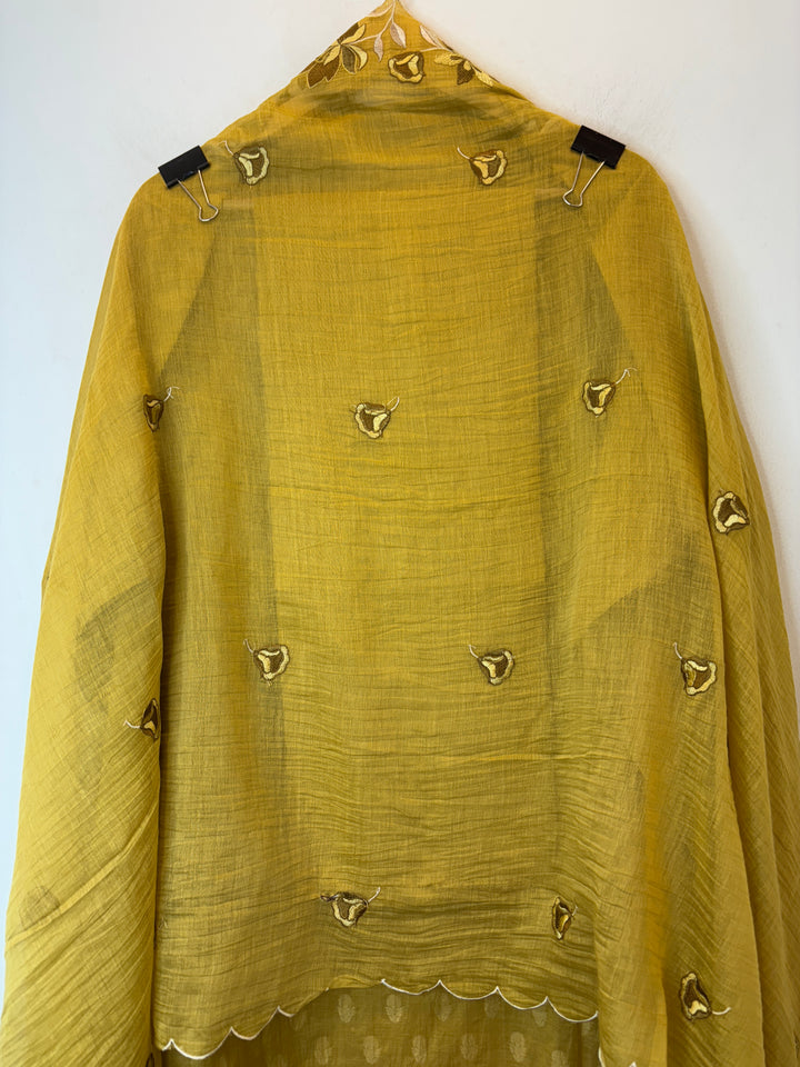 Zarmina – Yellow Mul Cotton Thread Cutwork Suit