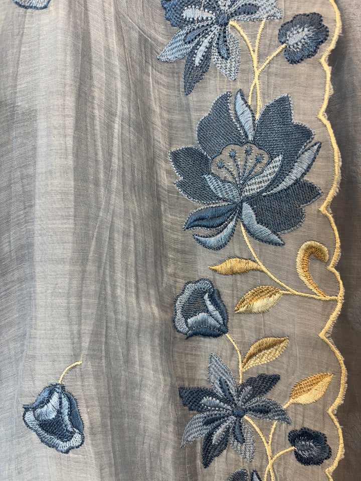 Zarmina – Grey Mul Cotton Thread Cutwork Suit