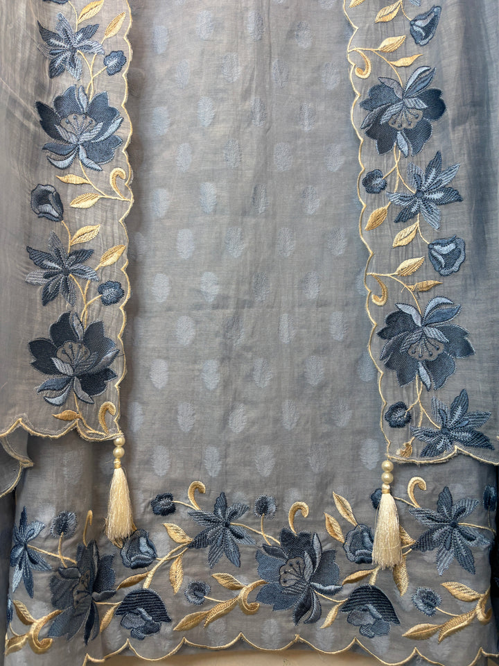 Zarmina – Grey Mul Cotton Thread Cutwork Suit