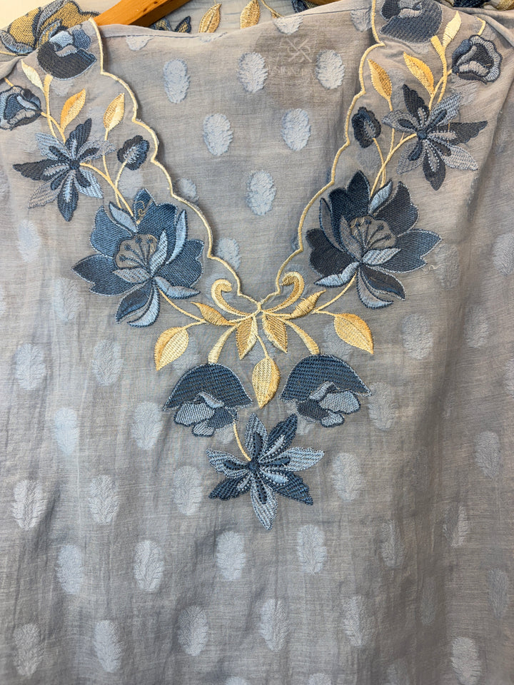 Zarmina – Grey Mul Cotton Thread Cutwork Suit