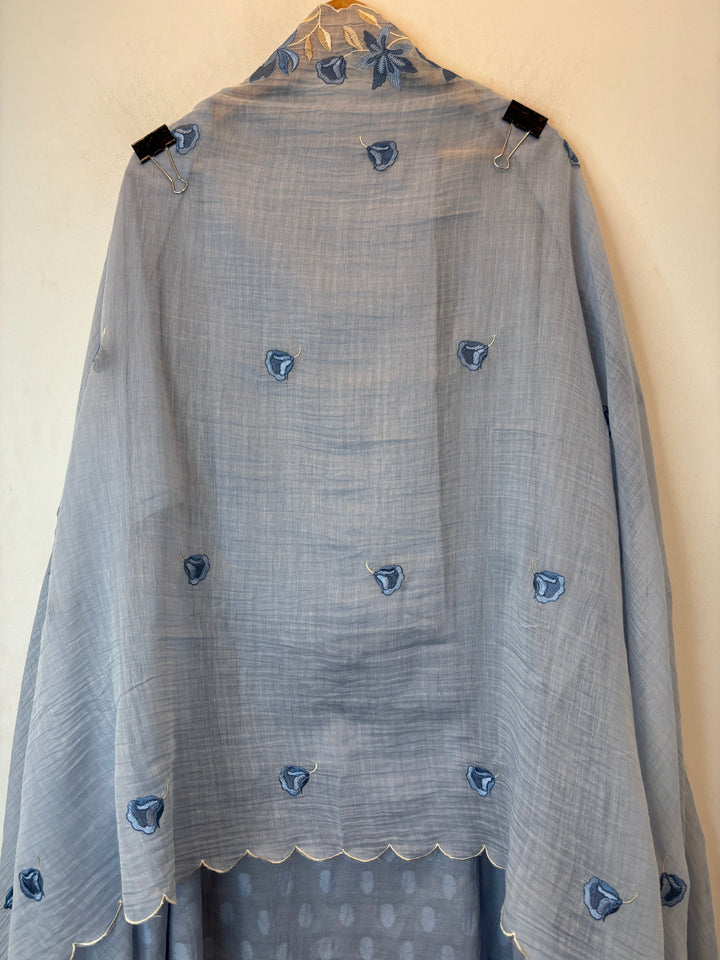 Zarmina – Grey Mul Cotton Thread Cutwork Suit