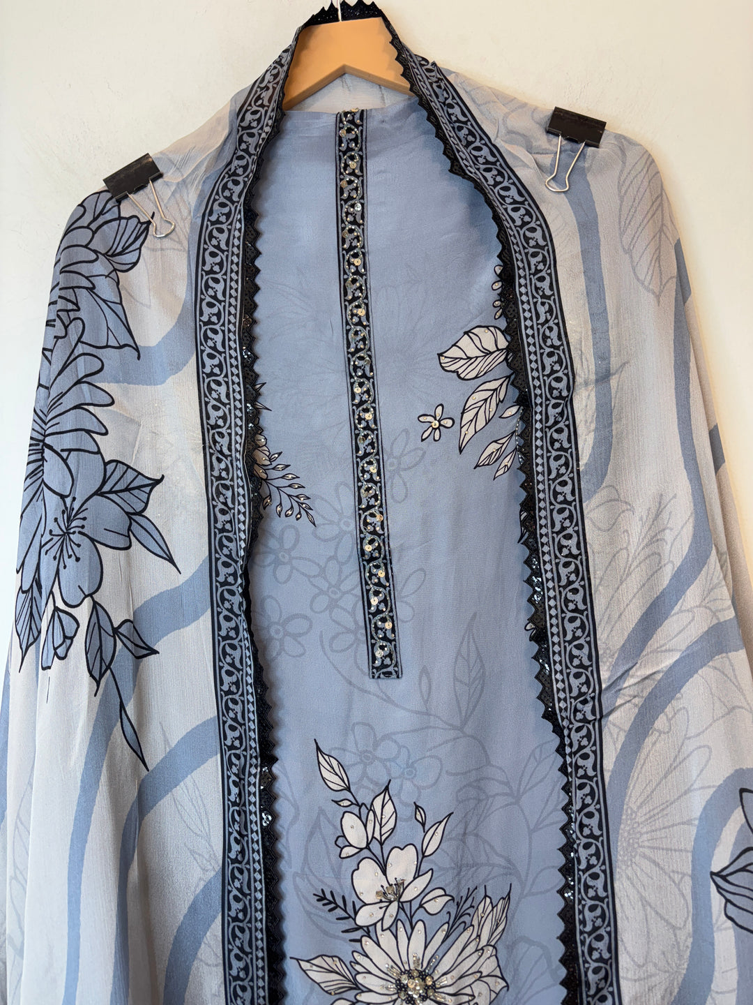 Zaylina – Blue Floral Handwork Suit