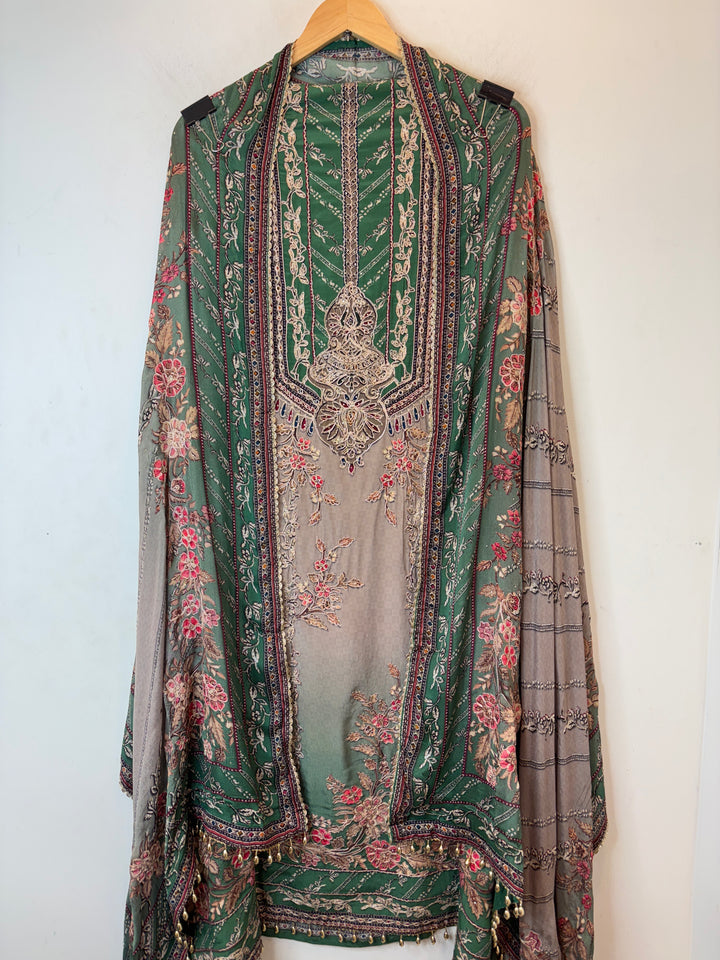Zariya – Green Crepe Zari Tassel Suit