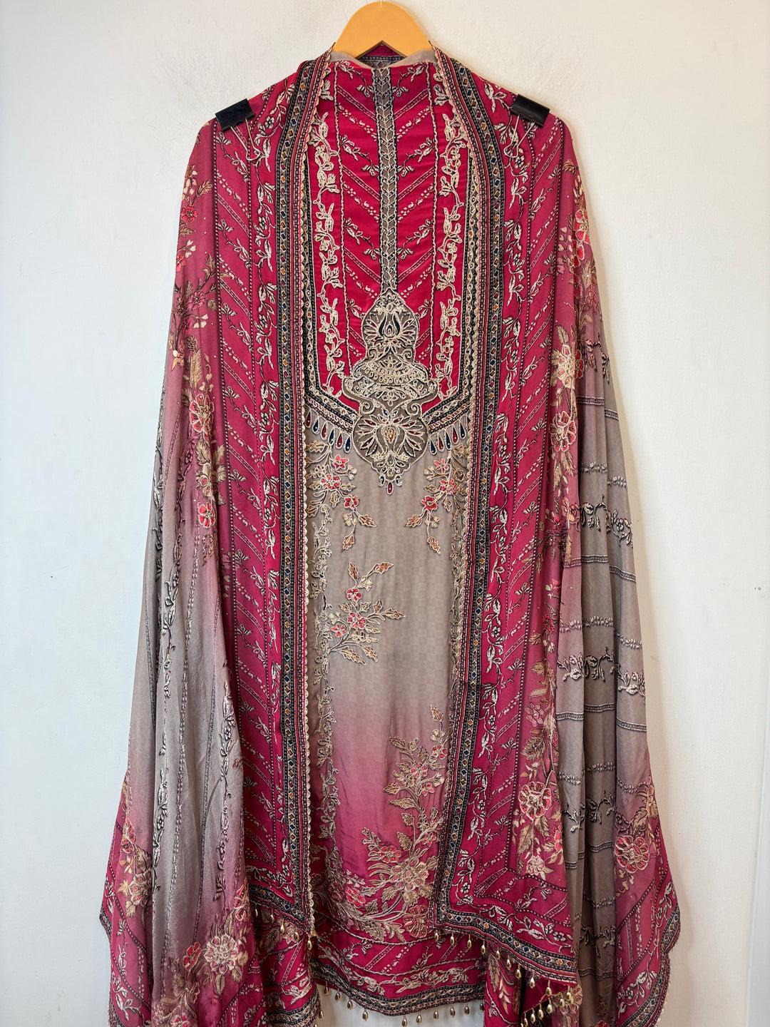 Zariya – Pink Crepe Zari Tassel Suit