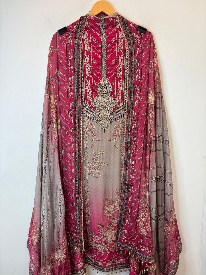 Zariya – Pink Crepe Zari Tassel Suit