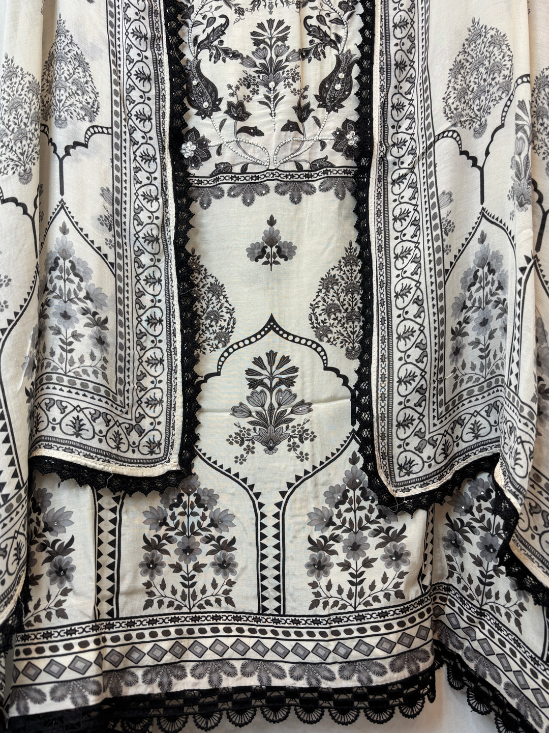 Pearlina – Beige Muslin Printed Pearl Suit