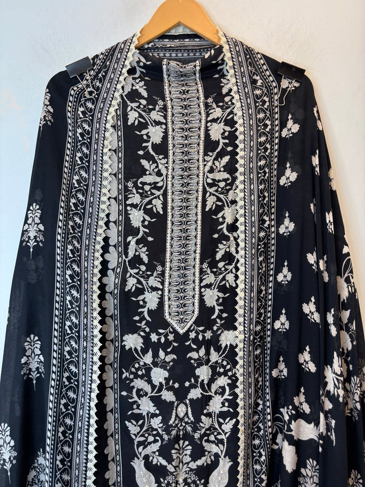Pearlina – Black Muslin Printed Pearl Suit