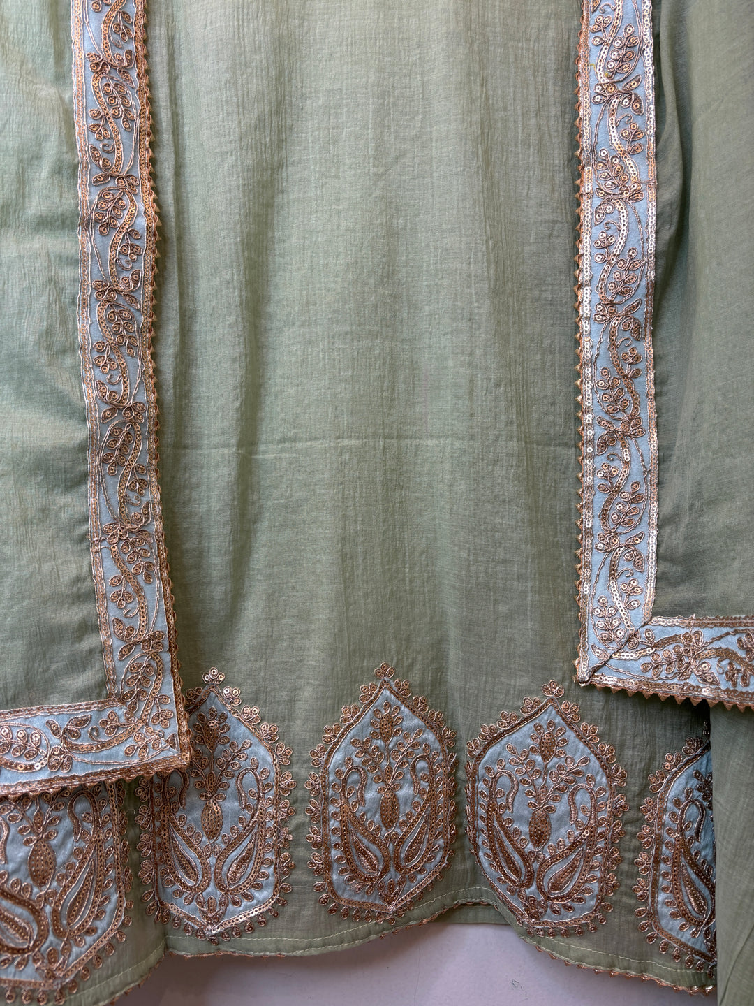 Zivika – Green Mul Cotton Dori Lace Suit