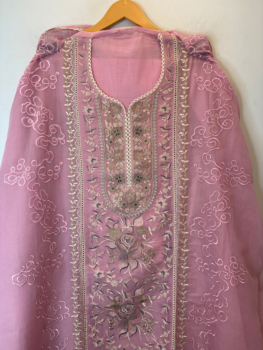 Zarvini – Pink Mul Cotton Zari Floral Suit