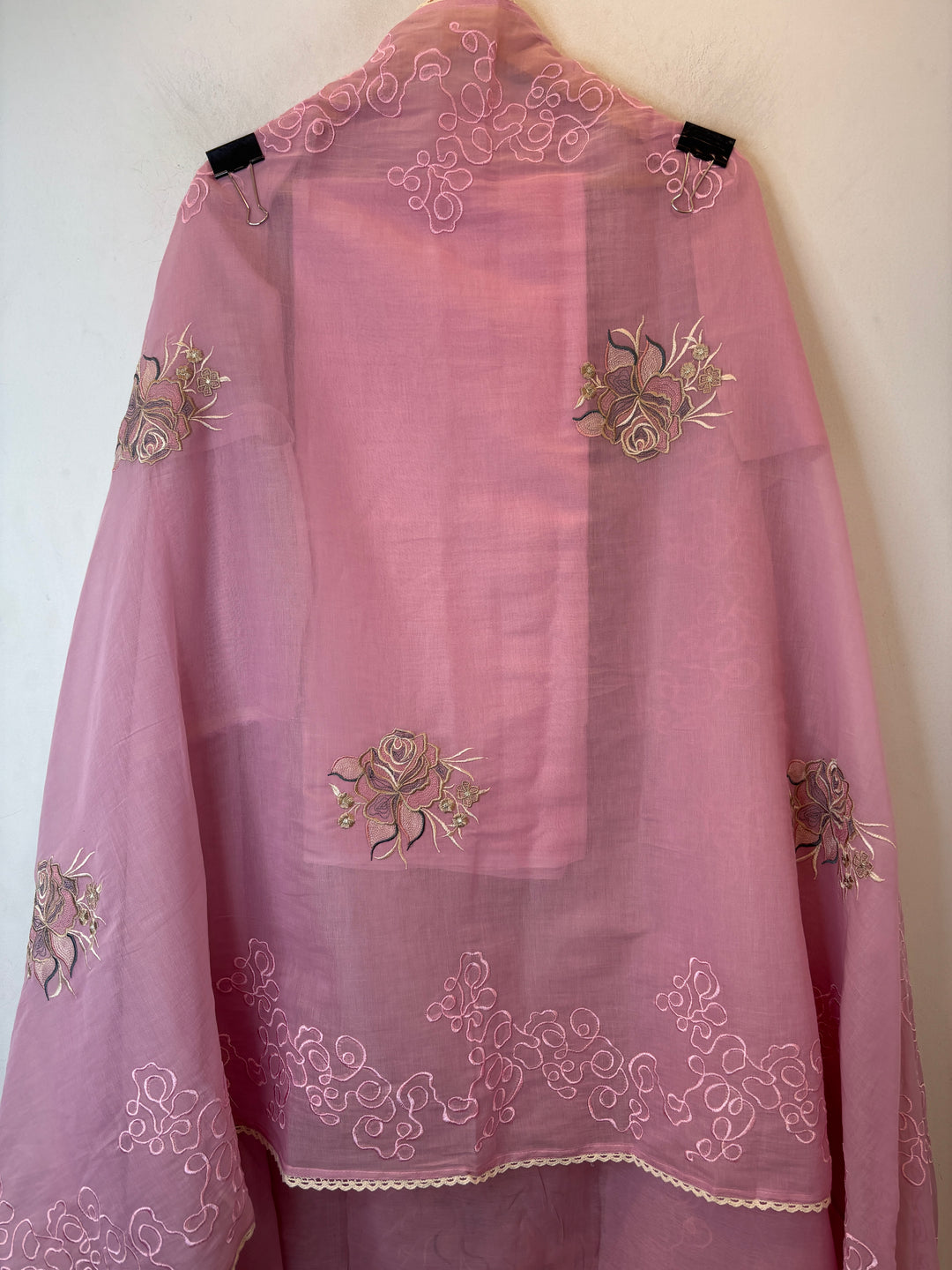 Zarvini – Pink Mul Cotton Zari Floral Suit