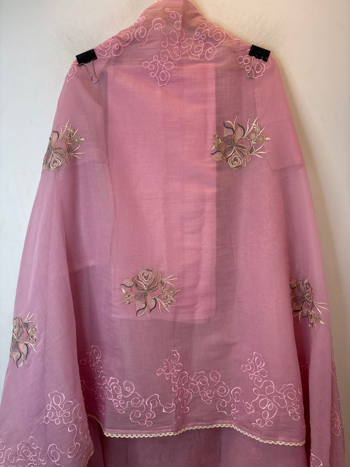 Zarvini – Pink Mul Cotton Zari Floral Suit