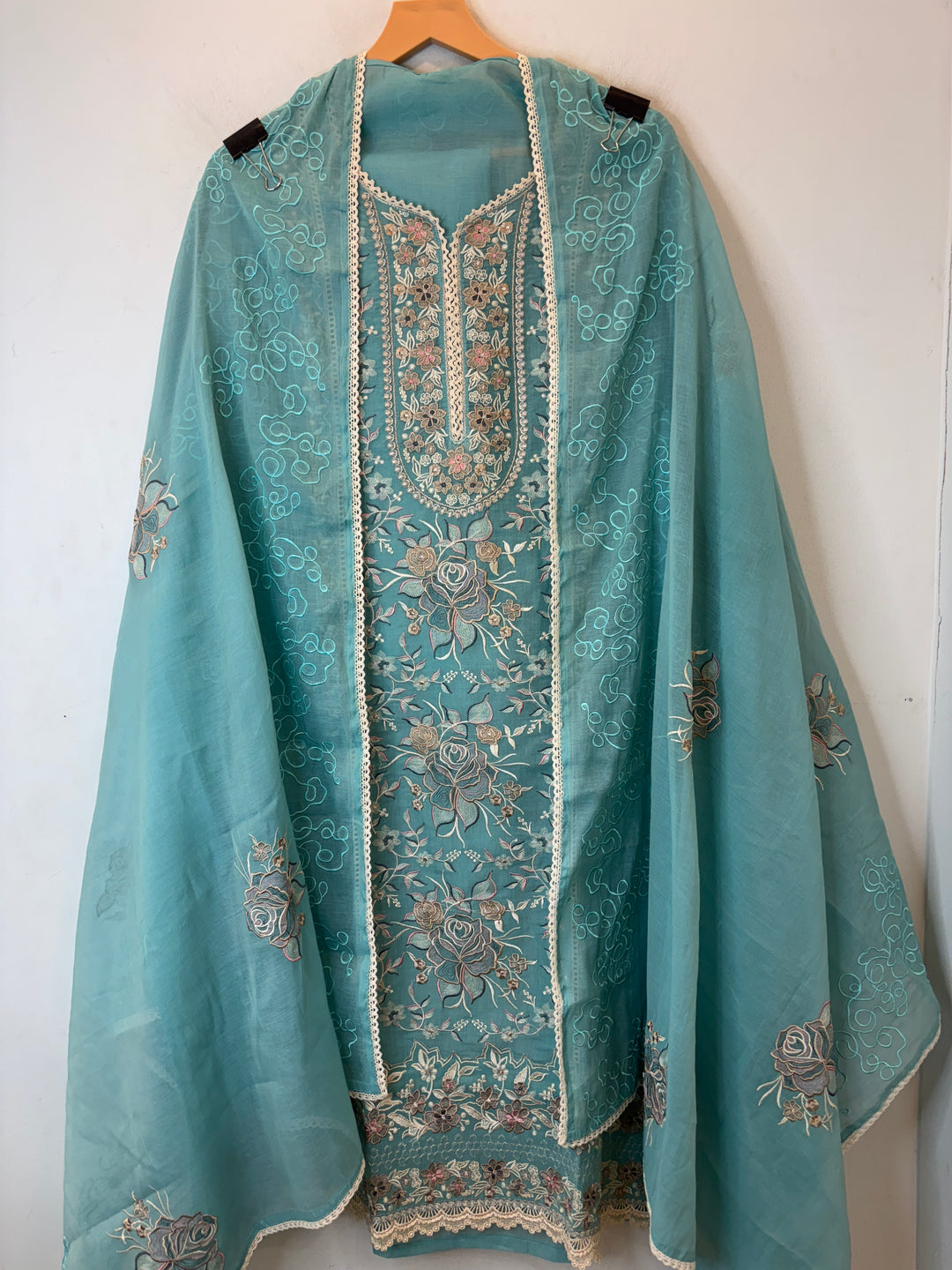 Zarvini – Blue Mul Cotton Zari Floral Suit