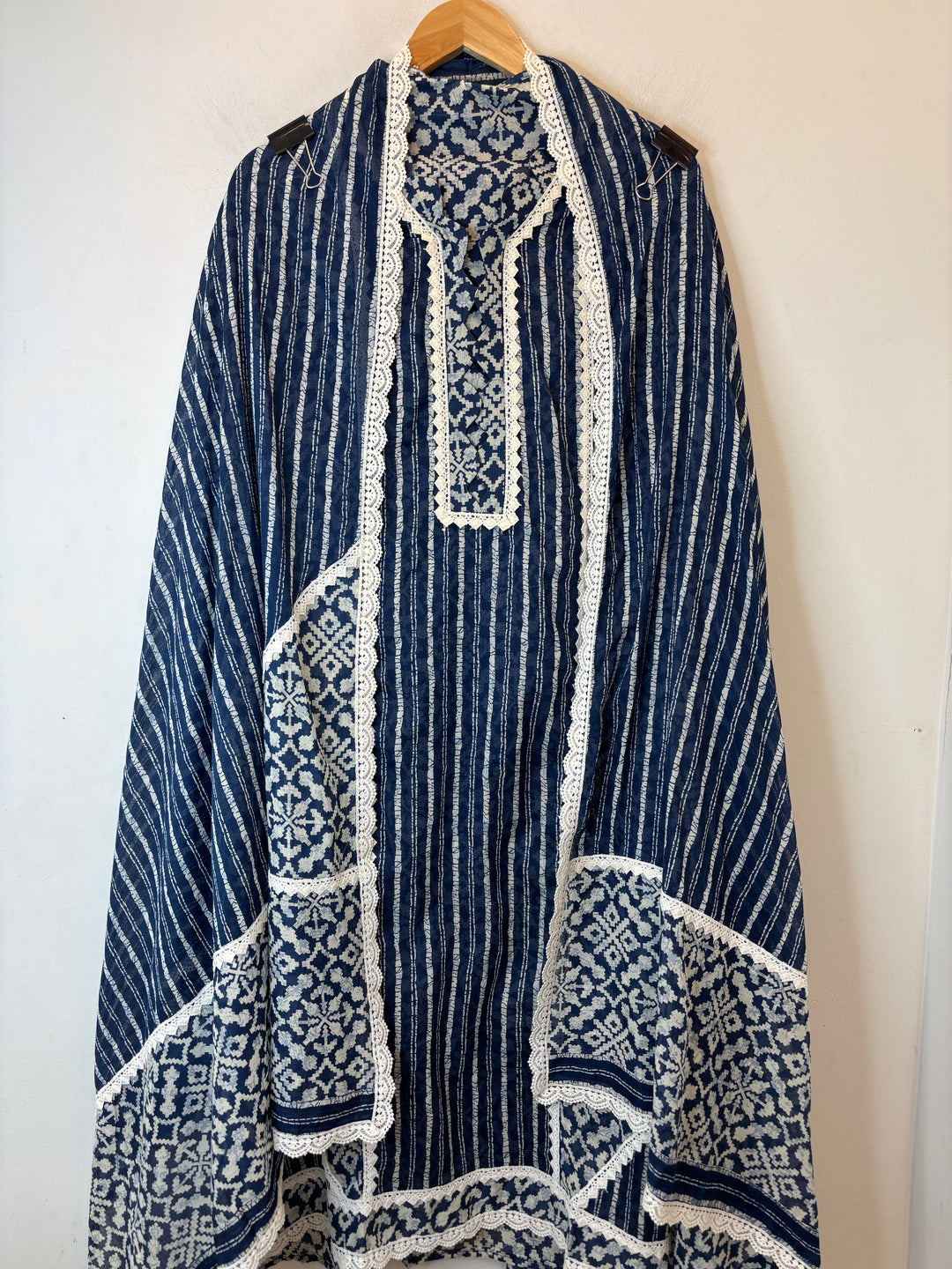 Zarisha – Mul Cotton Cutwork Print Suit