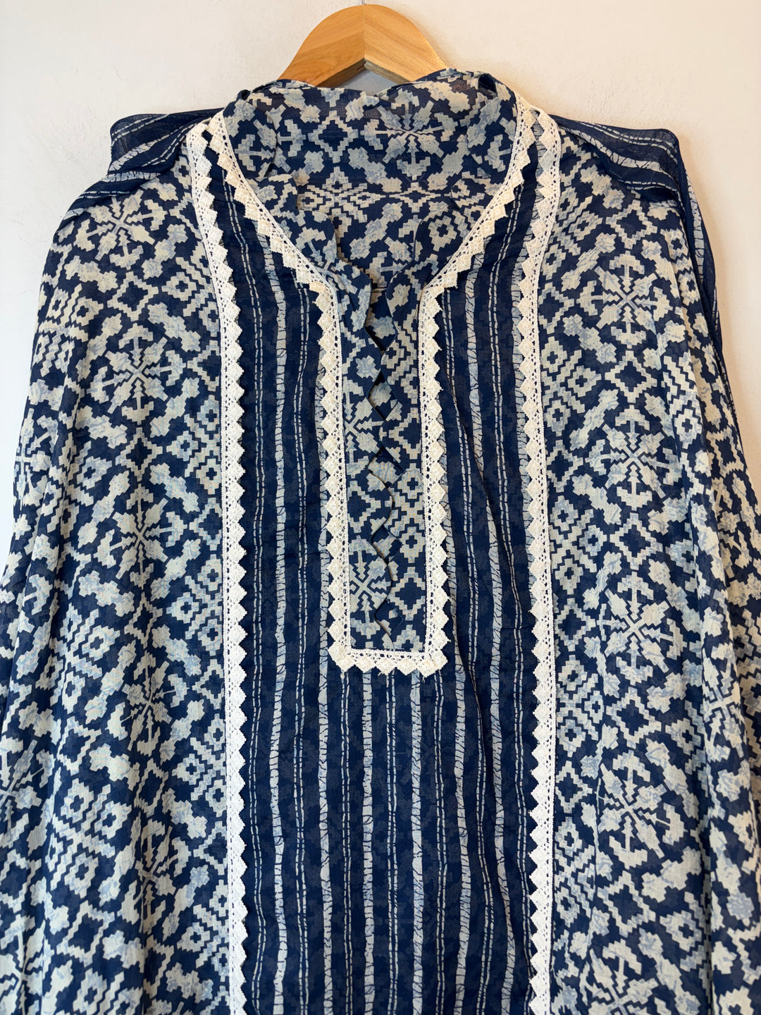 Zarisha – Mul Cotton Cutwork Print Suit