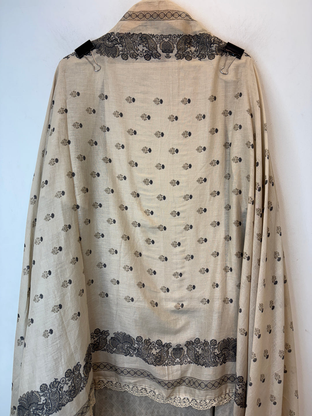 Crovera – Beige Mul Cotton Crochet Lace Suit