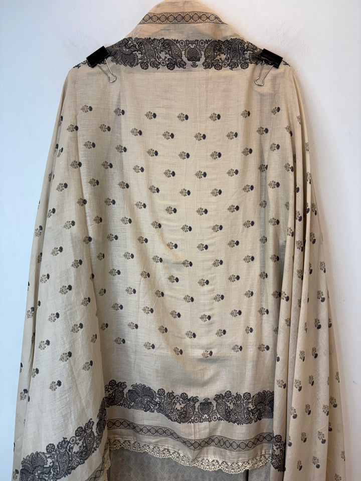 Crovera – Beige Mul Cotton Crochet Lace Suit