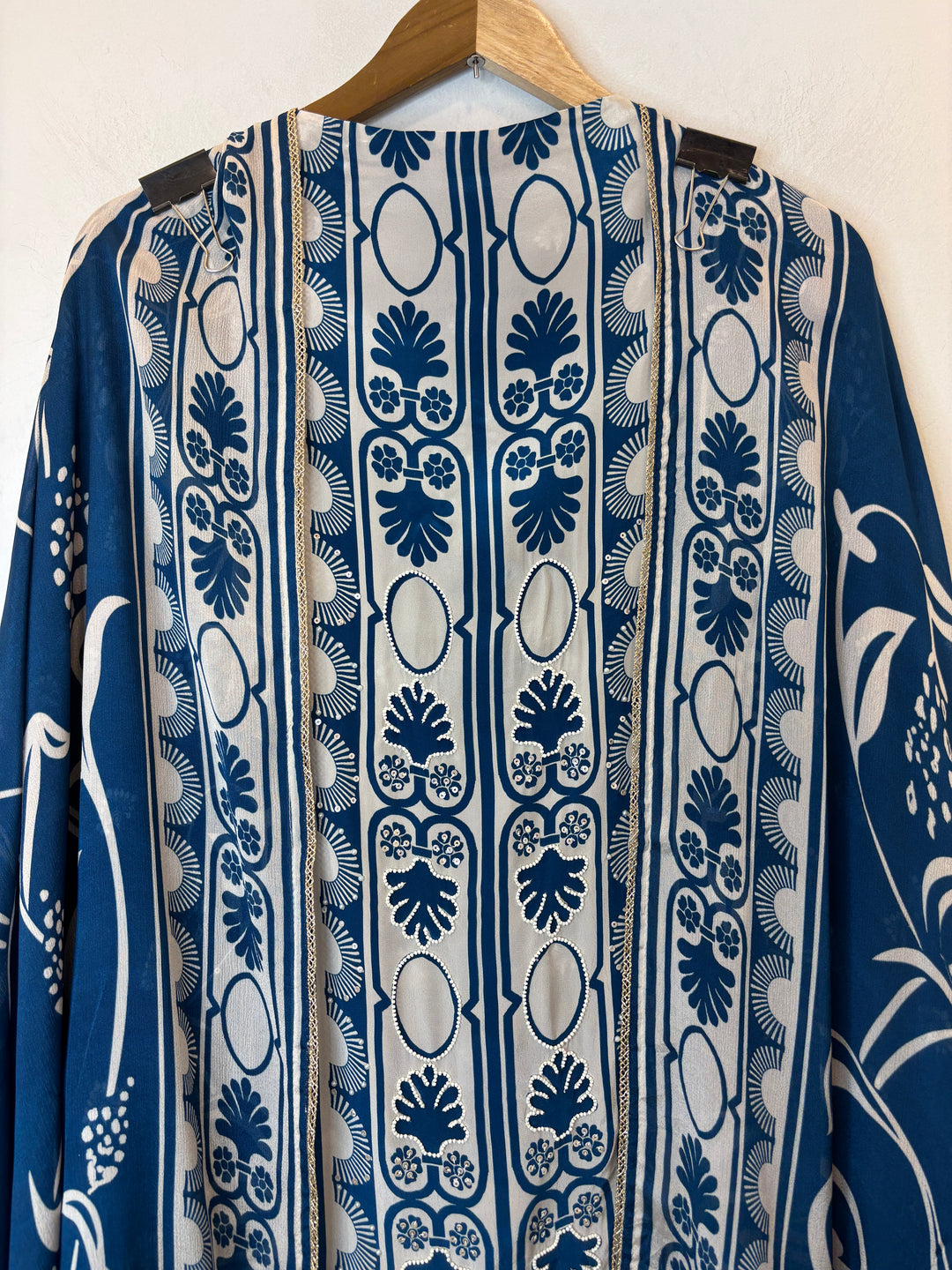 Zarela – Blue Pure Crepe Pearl Print Suit