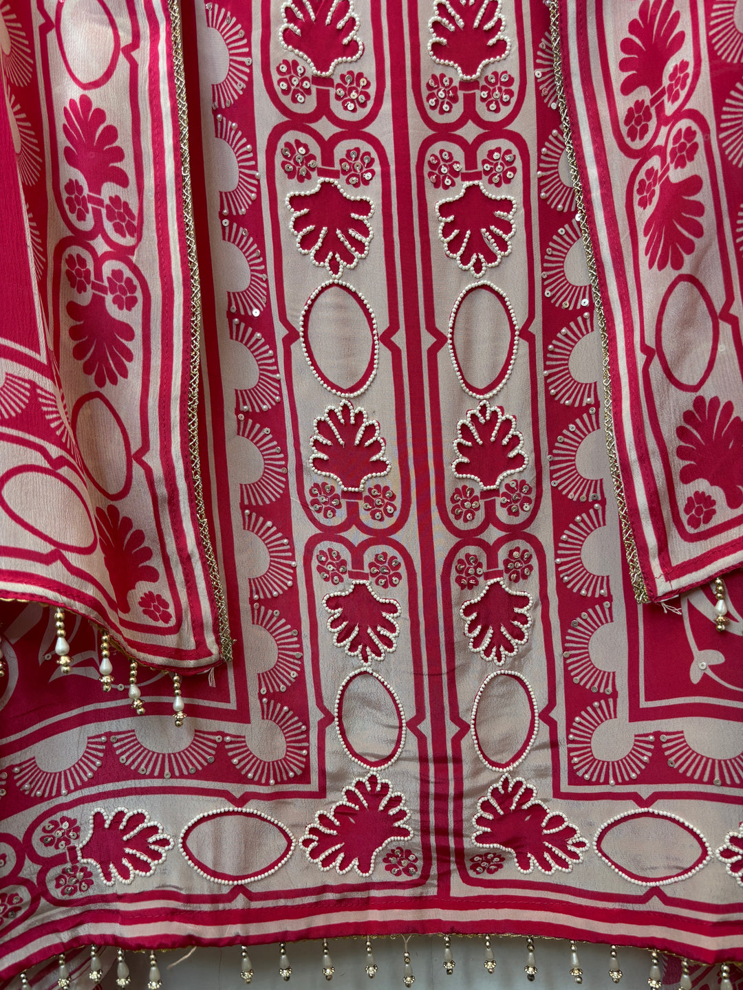 Zarela – Pink Pure Crepe Pearl Print Suit