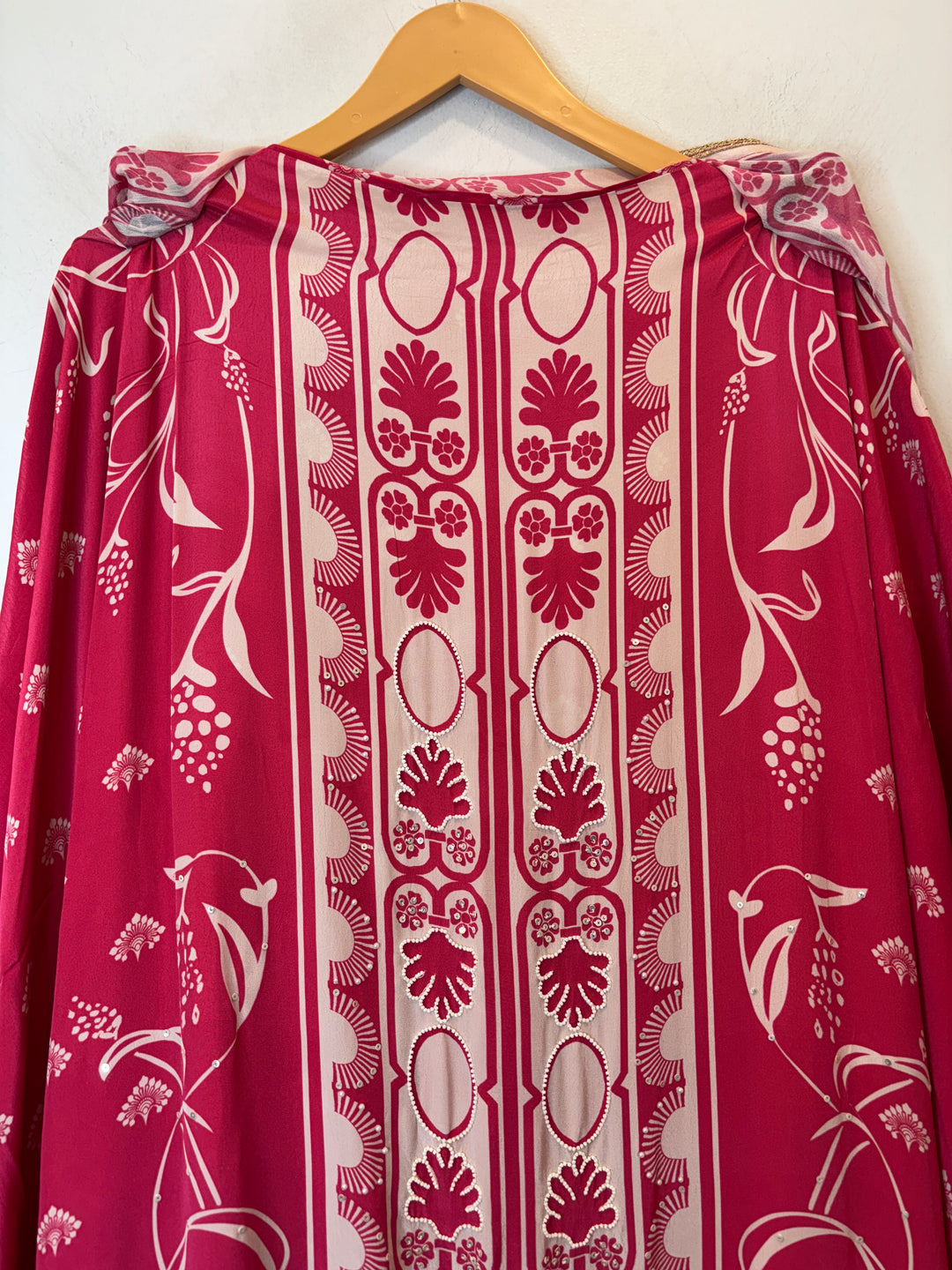 Zarela – Pink Pure Crepe Pearl Print Suit
