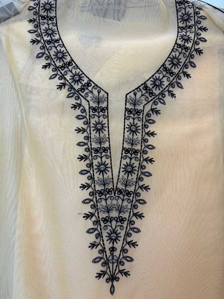 Zehara – Yellow Organza Threadwork Suit