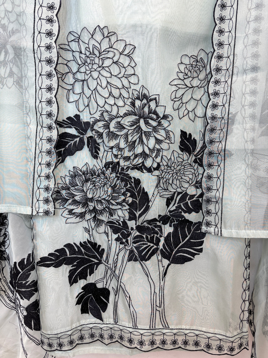 Zehara – Green Organza Threadwork Suit