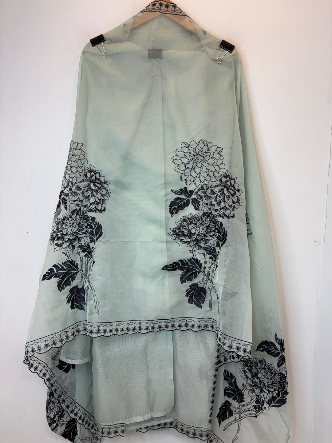 Zehara – Green Organza Threadwork Suit
