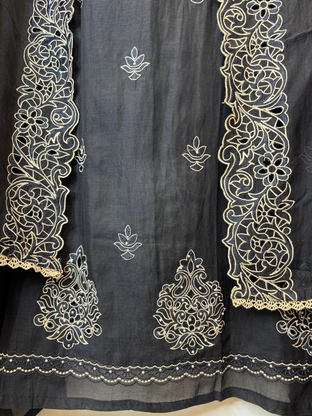 Zehira – Black Mul Cotton Cutwork Pearl Suit